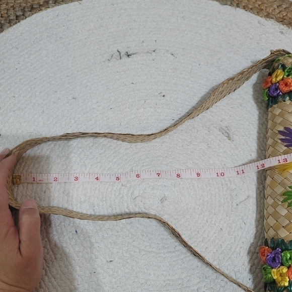 HANDMADE STRAW SHOULDER BAG, REAL SHELLS & EMBROIDERED COLORED STRAW DETAILS - Picture 16 of 16